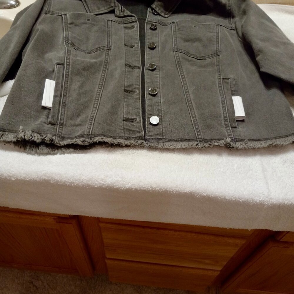 Susan Graver Gray Stretch Denim Jacket L with Frayed Hem - Picture 7 of 14